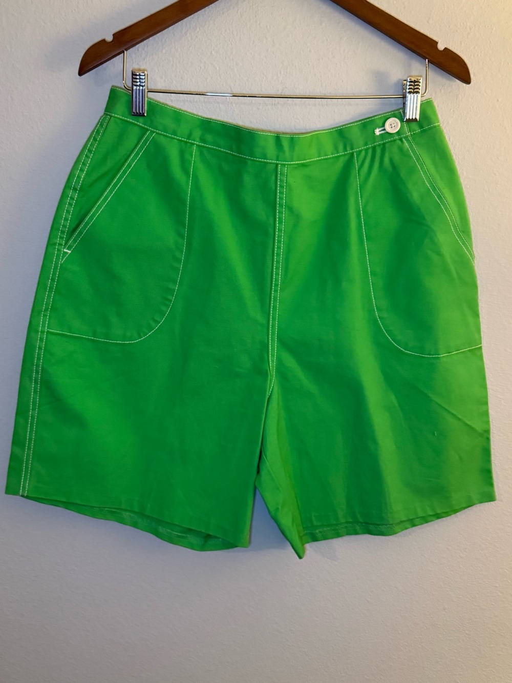 Isaac Mizrahi Bright Green Women's Bermuda Shorts
